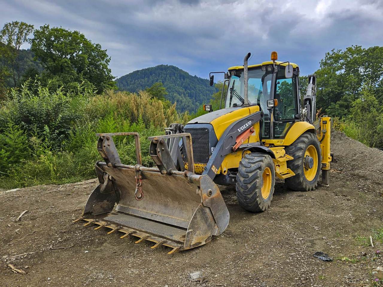 VOLVO BL71 - حفار متعدد الاستخدام: صور 1 VOLVO BL71 - حفار متعدد الاستخدام: صور 1