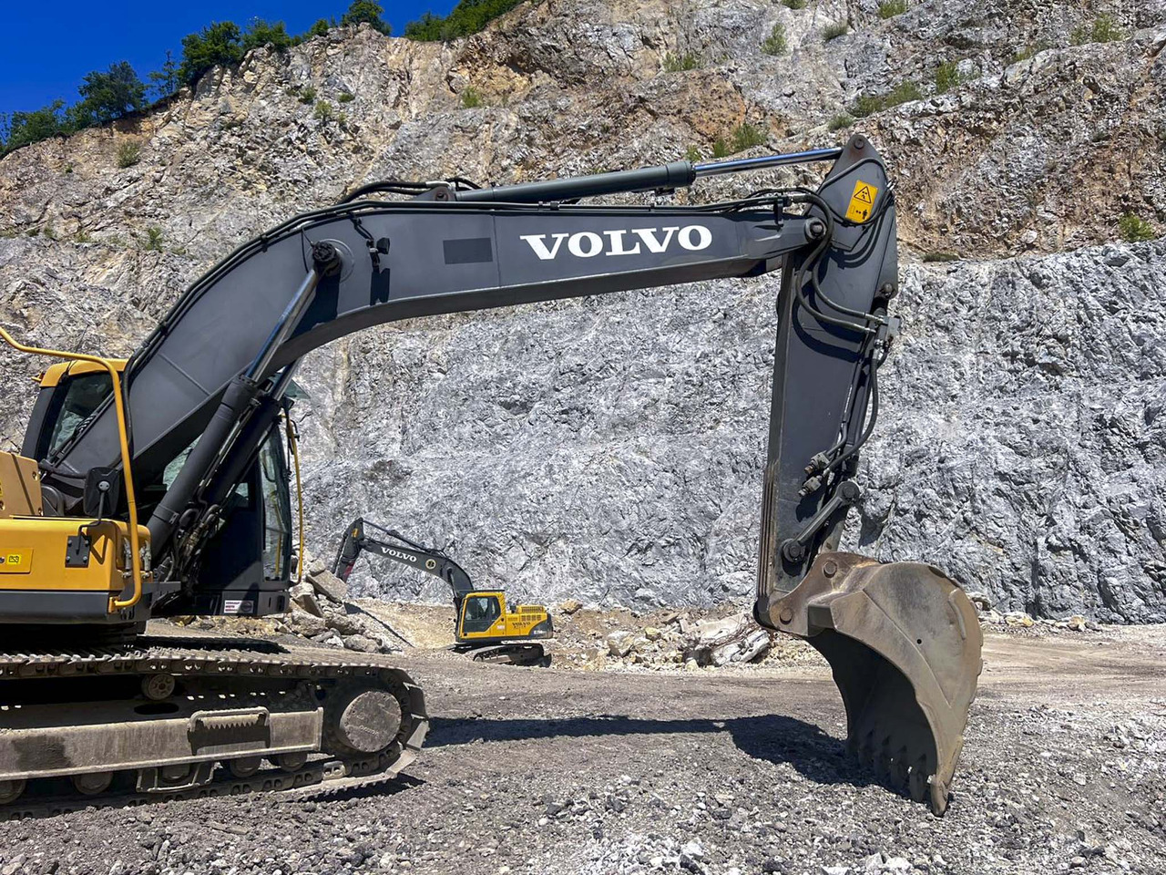 VOLVO EC220D - حفارات زحافة: صور 4 VOLVO EC220D - حفارات زحافة: صور 4