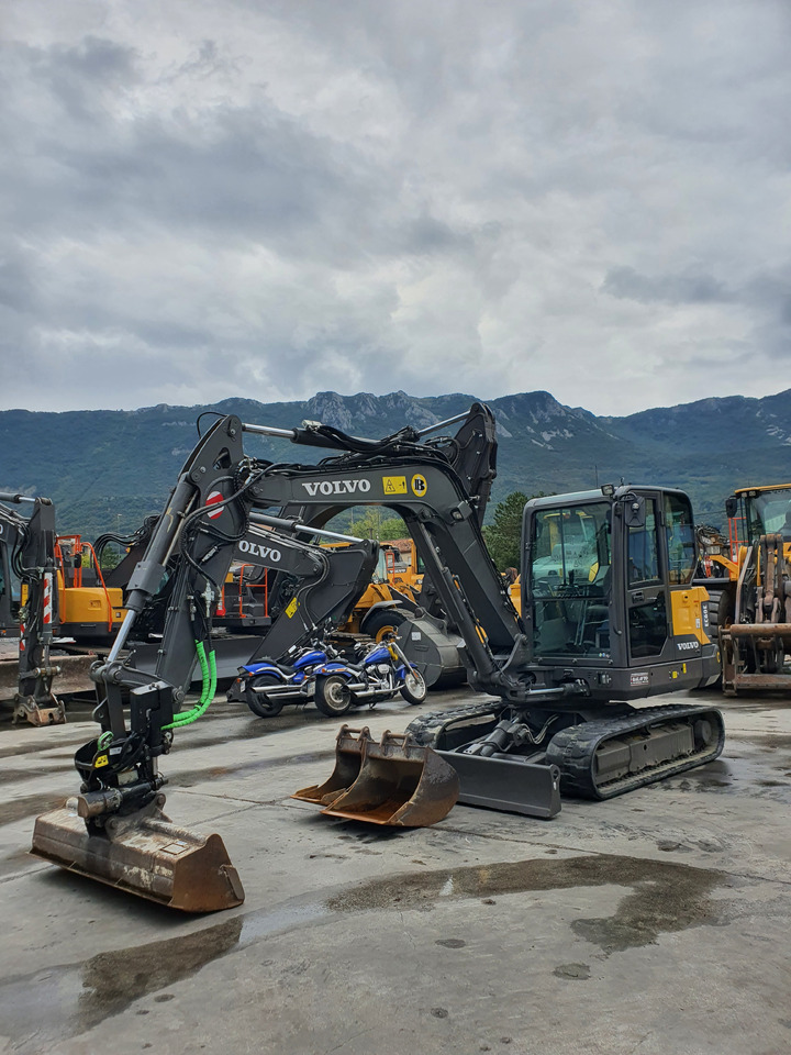 VOLVO EC60E - حفارة مصغرة: صور 1 VOLVO EC60E - حفارة مصغرة: صور 1