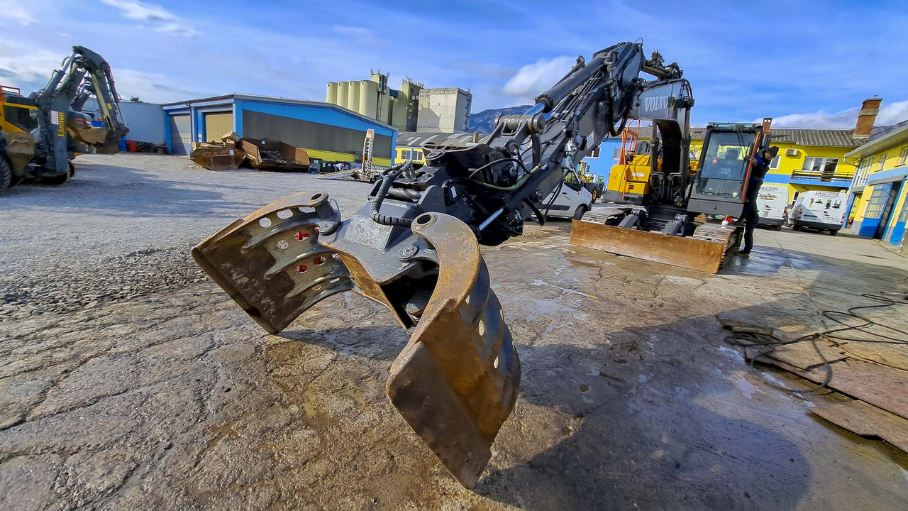 VOLVO ECR235EL - حفارات زحافة: صور 2 VOLVO ECR235EL - حفارات زحافة: صور 2