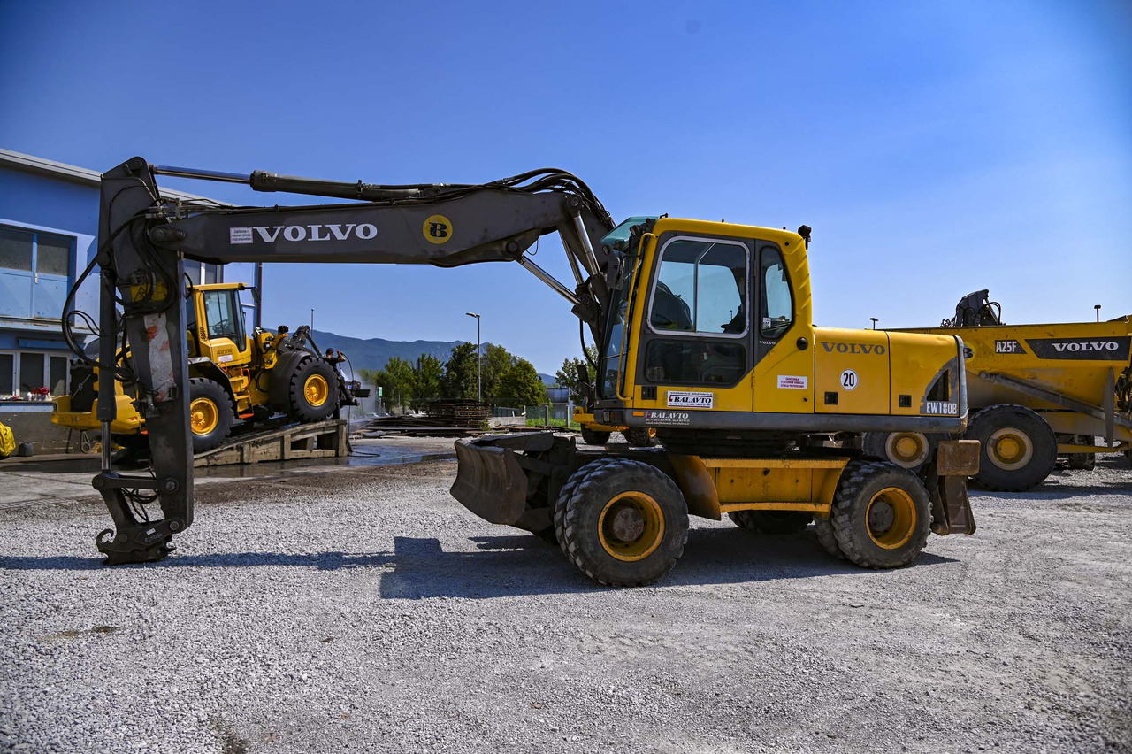 VOLVO EW180B - حفارة على عجلات: صور 2 VOLVO EW180B - حفارة على عجلات: صور 2