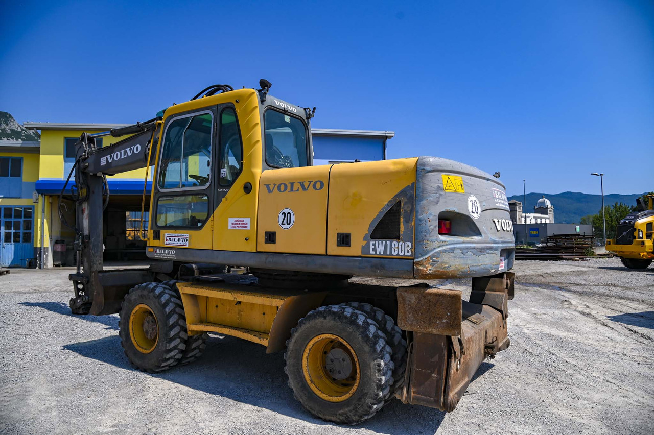 VOLVO EW180B - حفارة على عجلات: صور 4 VOLVO EW180B - حفارة على عجلات: صور 4