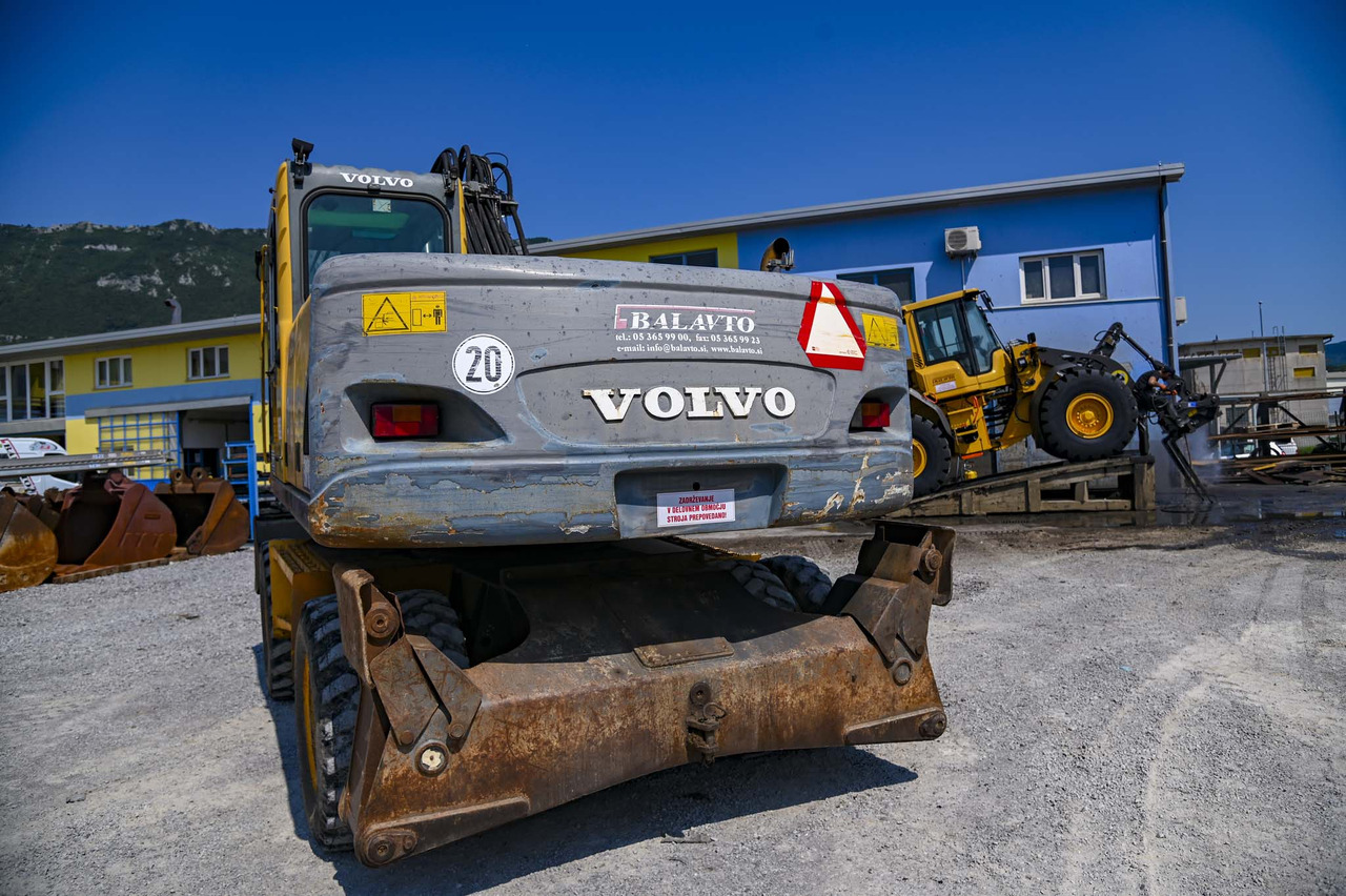 VOLVO EW180B - حفارة على عجلات: صور 5 VOLVO EW180B - حفارة على عجلات: صور 5