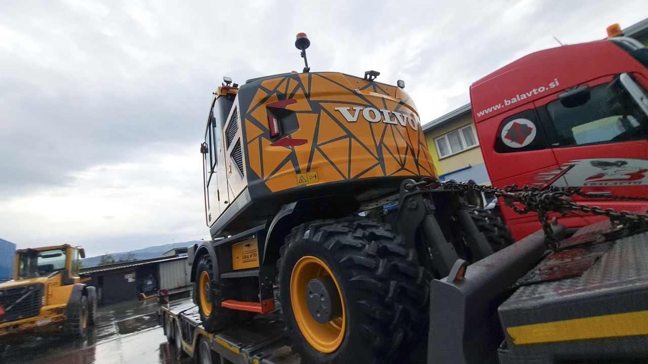 VOLVO EWR150E - حفارة على عجلات: صور 4 VOLVO EWR150E - حفارة على عجلات: صور 4
