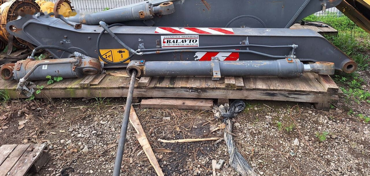 Volvo 14606854   Volvo EC210C - ذراع الرافعة - حفارة: صور 3 Volvo 14606854   Volvo EC210C - ذراع الرافعة - حفارة: صور 3