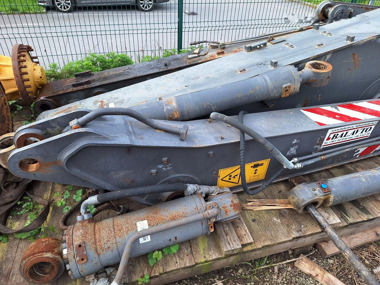 Volvo 14606854   Volvo EC210C - ذراع الرافعة - حفارة: صور 1 Volvo 14606854   Volvo EC210C - ذراع الرافعة - حفارة: صور 1