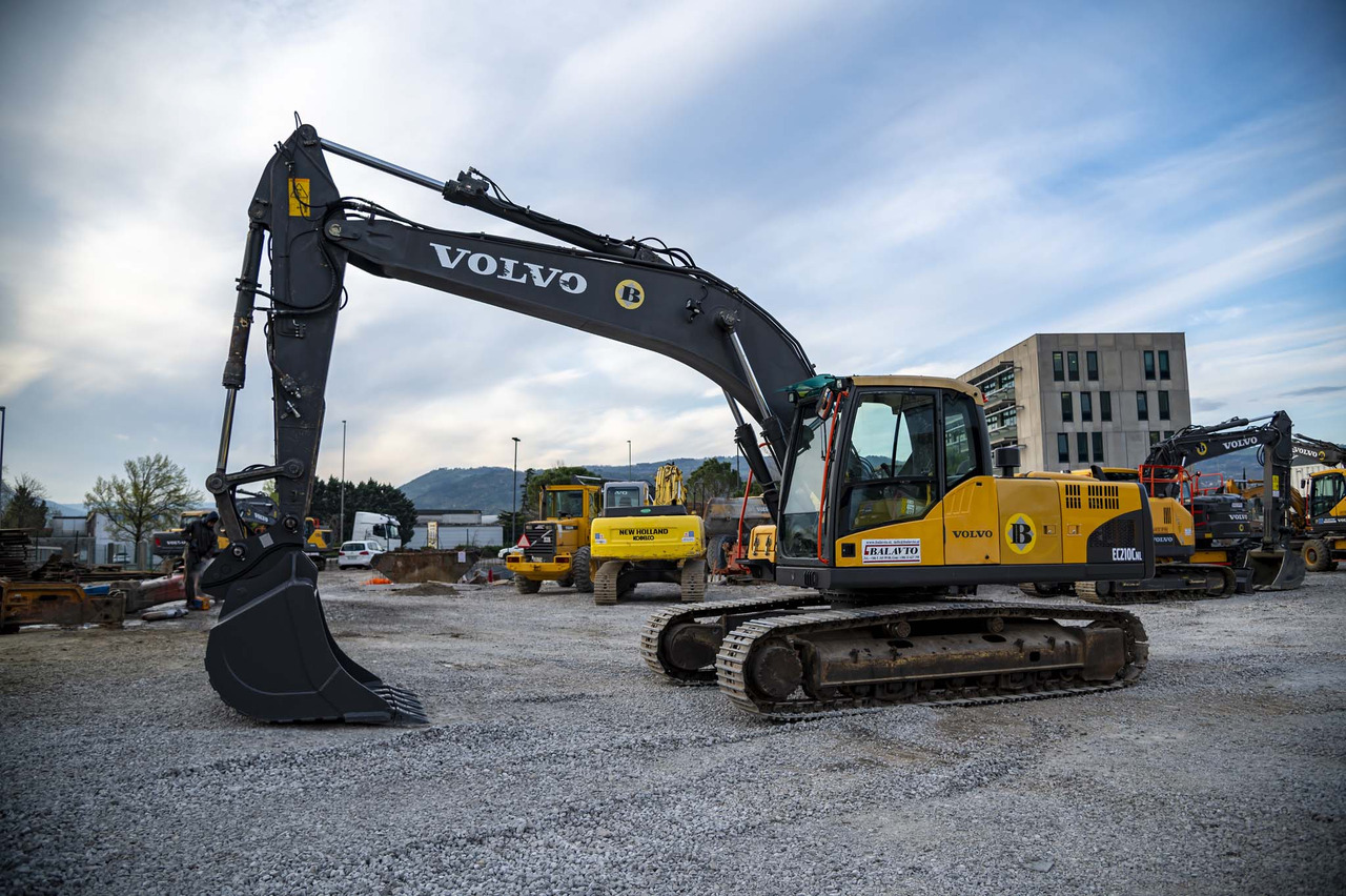 Volvo EC210CNL - حفارات زحافة: صور 2 Volvo EC210CNL - حفارات زحافة: صور 2