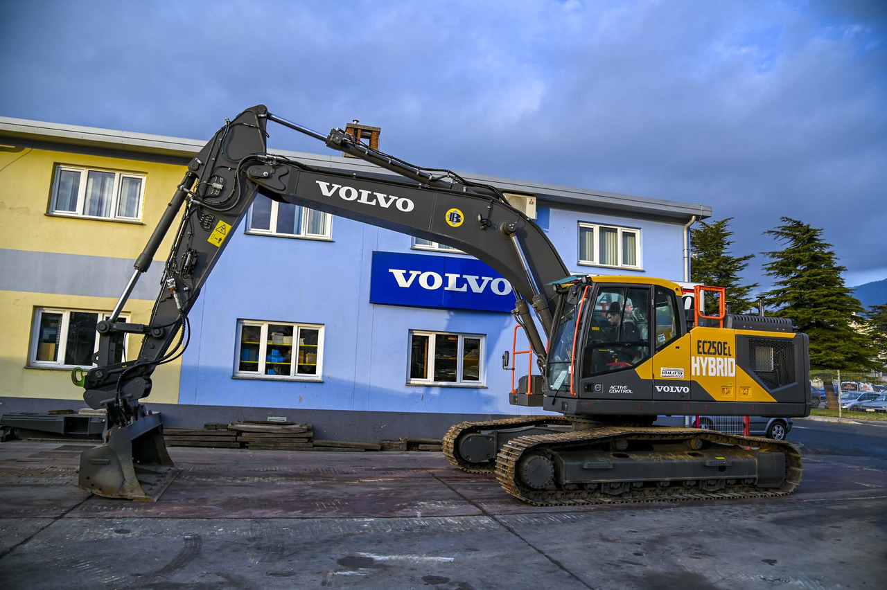 Volvo EC250EL Hybrid - حفارات زحافة: صور 3 Volvo EC250EL Hybrid - حفارات زحافة: صور 3