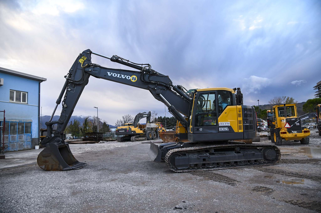 Volvo ECR235EL - حفارات زحافة: صور 3 Volvo ECR235EL - حفارات زحافة: صور 3