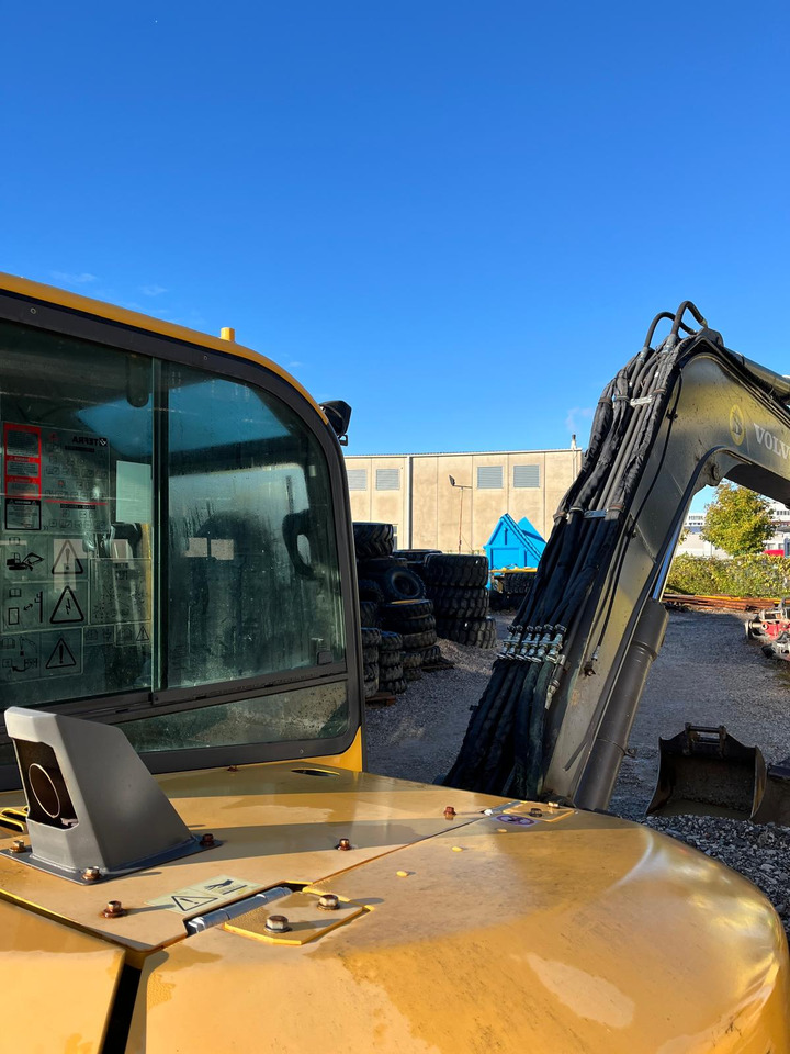 Volvo ECR88D - حفارة مصغرة: صور 4 Volvo ECR88D - حفارة مصغرة: صور 4