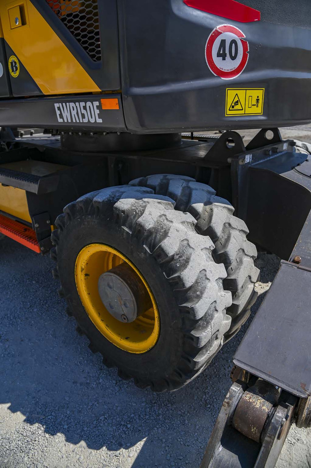 حفارة على عجلات Volvo EWR150E: صور 31