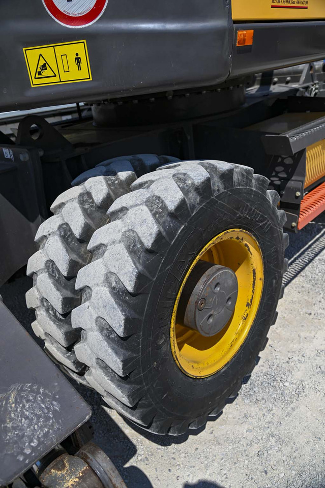 حفارة على عجلات Volvo EWR150E: صور 30
