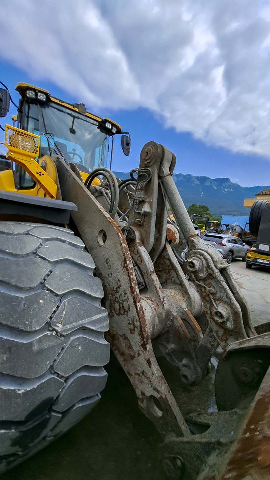 اللودر بعجل Volvo L150H: صور 24