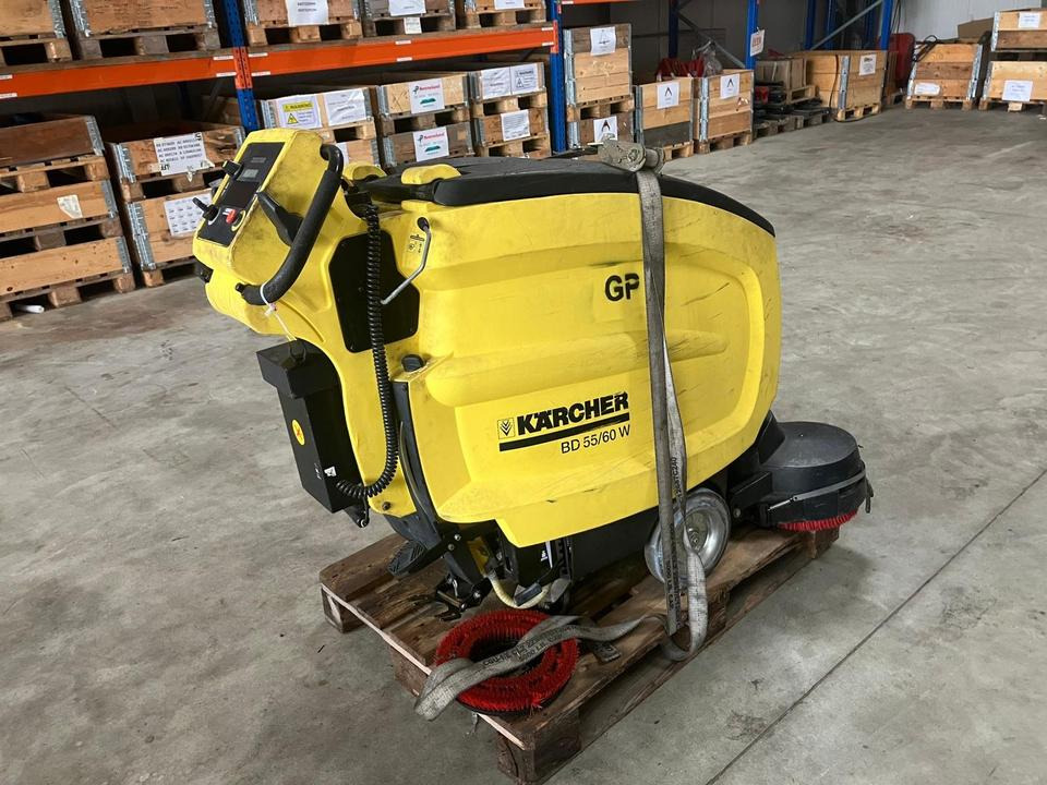Kärcher BD 55/60W Putzmaschine Akku defekt, Teileträger - ماكينة فرك وتجفيف: صور 2 Kärcher BD 55/60W Putzmaschine Akku defekt, Teileträger - ماكينة فرك وتجفيف: صور 2