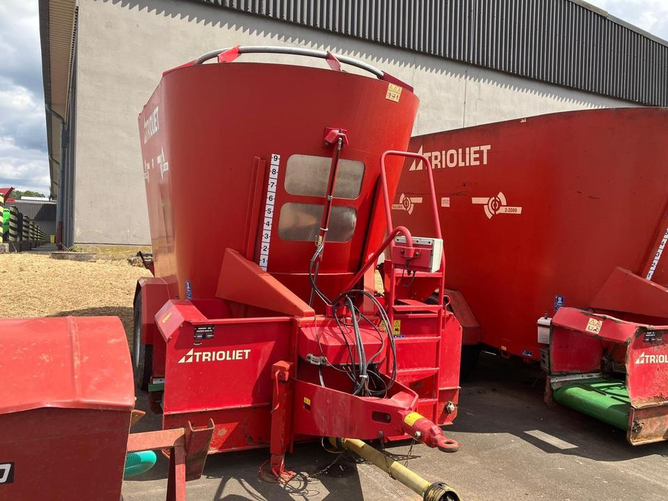 Trioliet Futtermischwagen Solomix 2 1600 Förderband vorne - آلة خلط وتوزيع الأعلاف: صور 2 Trioliet Futtermischwagen Solomix 2 1600 Förderband vorne - آلة خلط وتوزيع الأعلاف: صور 2