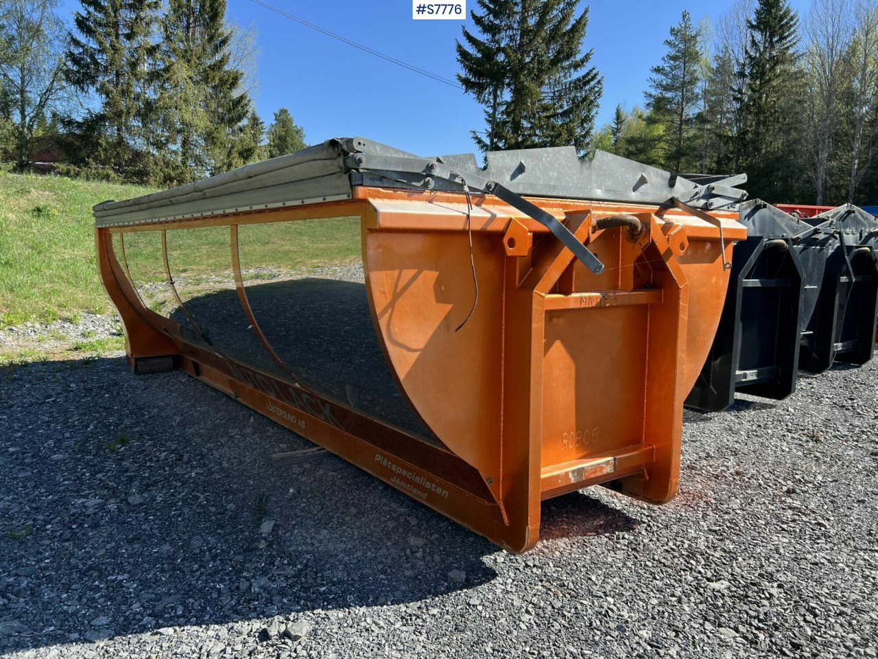 Balticum Frinab LV-13,5 Asphalt flatbed - حاوية هوك لفت: صور 1 Balticum Frinab LV-13,5 Asphalt flatbed - حاوية هوك لفت: صور 1