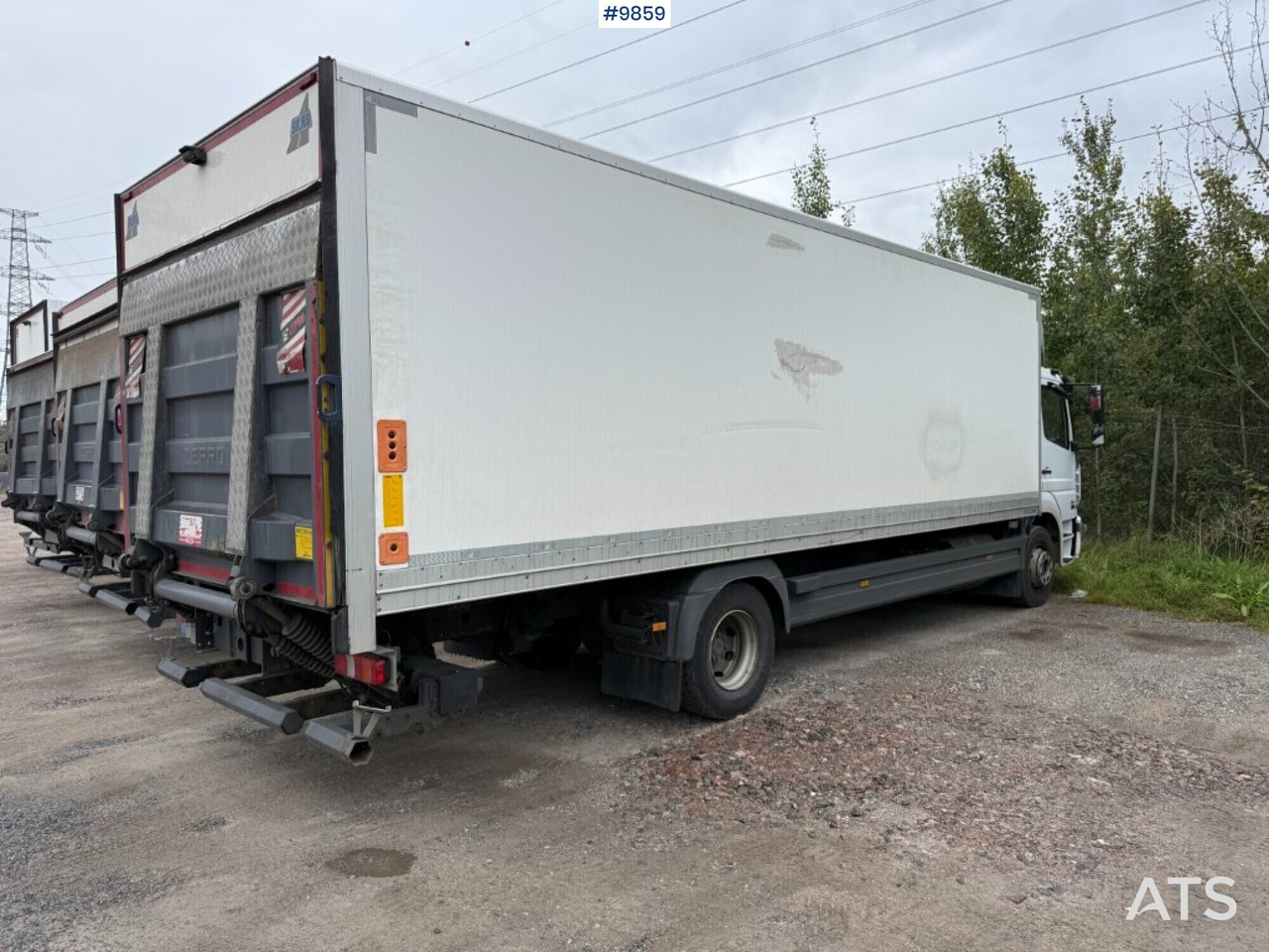 Box Truck Mercedes Benz Atego 1524 with openable side - بصندوق مغلق شاحنة: صور 4 Box Truck Mercedes Benz Atego 1524 with openable side - بصندوق مغلق شاحنة: صور 4