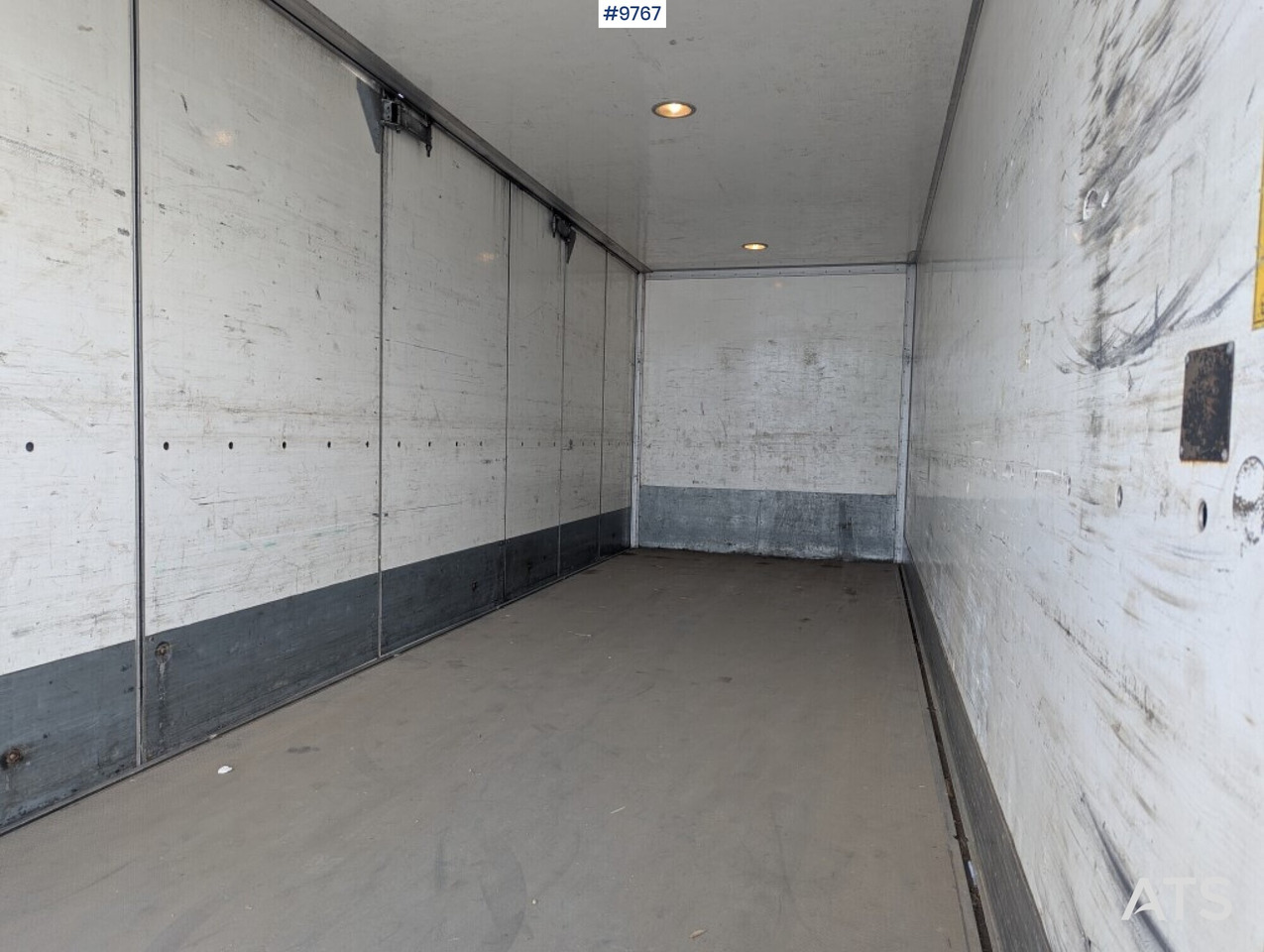 Box Truck Scania P320 4X2 with tail lift - بصندوق مغلق شاحنة: صور 5 Box Truck Scania P320 4X2 with tail lift - بصندوق مغلق شاحنة: صور 5