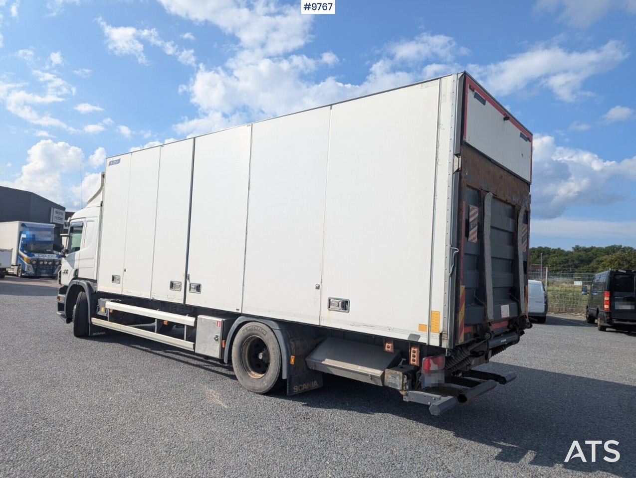 Box Truck Scania P320 4X2 with tail lift - بصندوق مغلق شاحنة: صور 3 Box Truck Scania P320 4X2 with tail lift - بصندوق مغلق شاحنة: صور 3