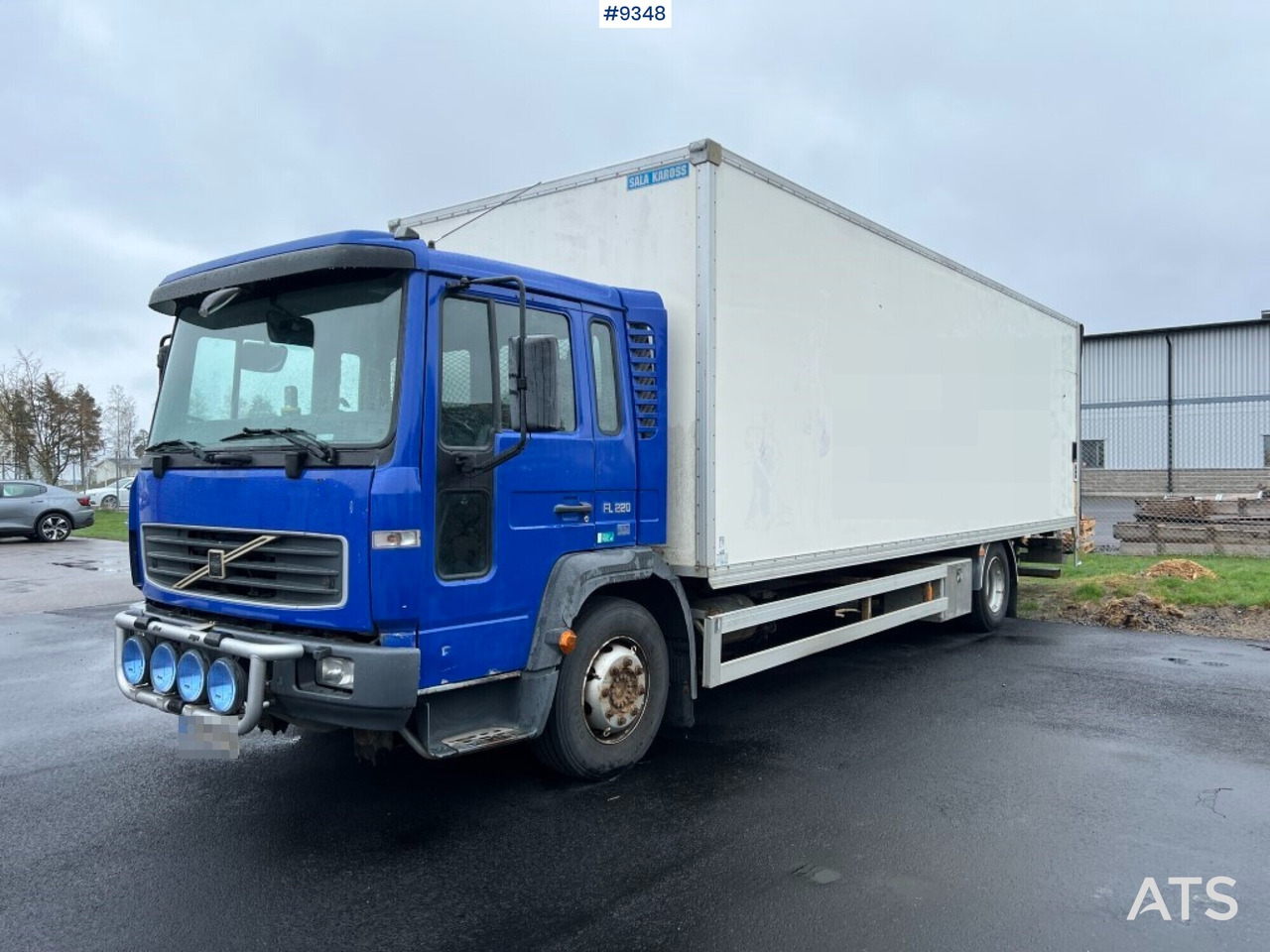 Box Truck Volvo FL6 4X2 with tail lift - بصندوق مغلق شاحنة: صور 1 Box Truck Volvo FL6 4X2 with tail lift - بصندوق مغلق شاحنة: صور 1