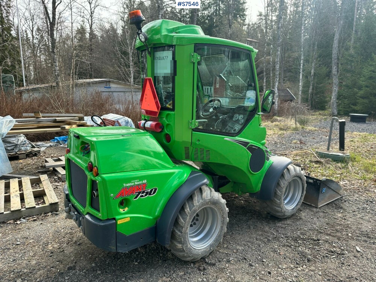 COMPACT LOADER, AVANT 750, WITH MANY TOOLS (SEE VIDEO) - لودر مفصلي صغير: صور 5 COMPACT LOADER, AVANT 750, WITH MANY TOOLS (SEE VIDEO) - لودر مفصلي صغير: صور 5