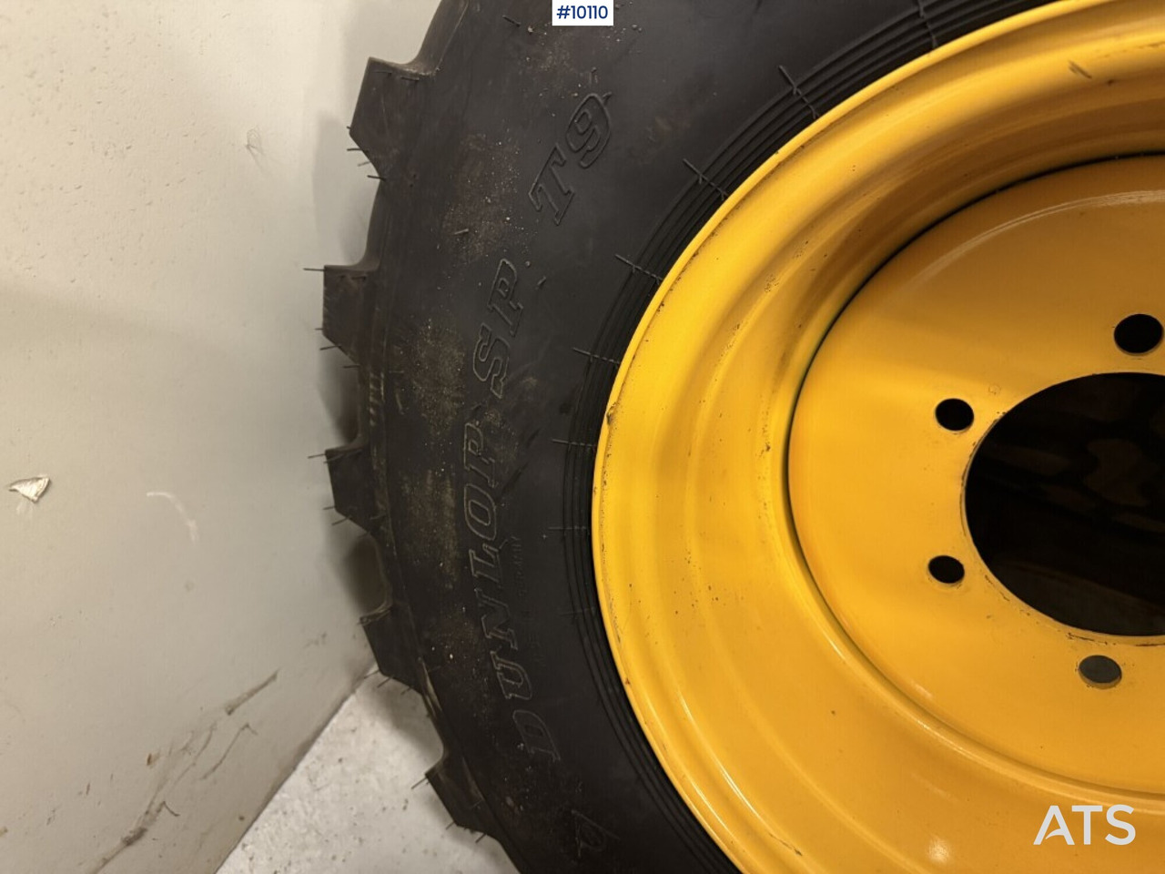 Construction tires with rims Dunlop SP T9 365/70R18 - عجلات - آلات البناء: صور 3 Construction tires with rims Dunlop SP T9 365/70R18 - عجلات - آلات البناء: صور 3