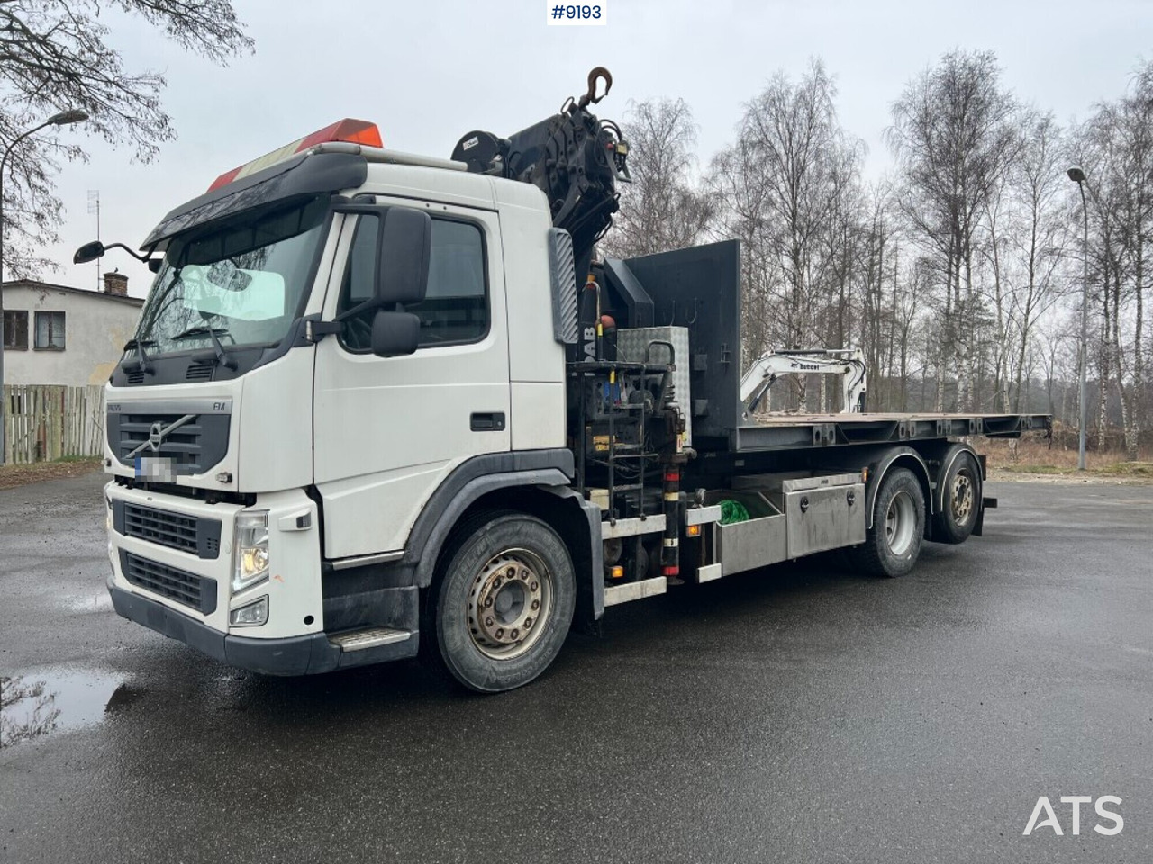 Crane truck VOLVO FM 6*2 with Flatbed and Gravel flatbed (See Video) - شاحنة كرين: صور 1 Crane truck VOLVO FM 6*2 with Flatbed and Gravel flatbed (See Video) - شاحنة كرين: صور 1