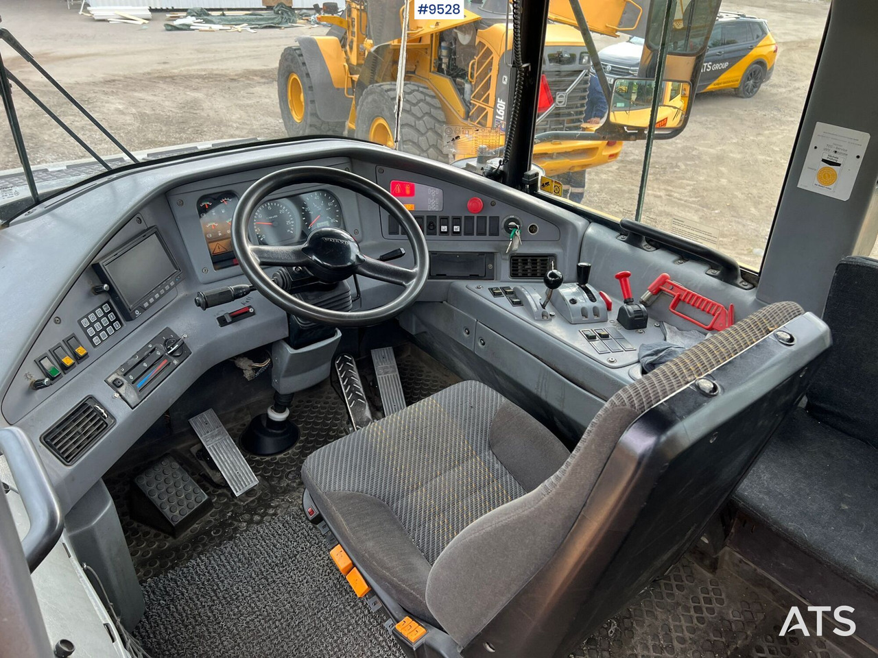 Dumper Volvo A25D 6X6 (SEE VIDEO) - شاحنة مفصلية: صور 5 Dumper Volvo A25D 6X6 (SEE VIDEO) - شاحنة مفصلية: صور 5