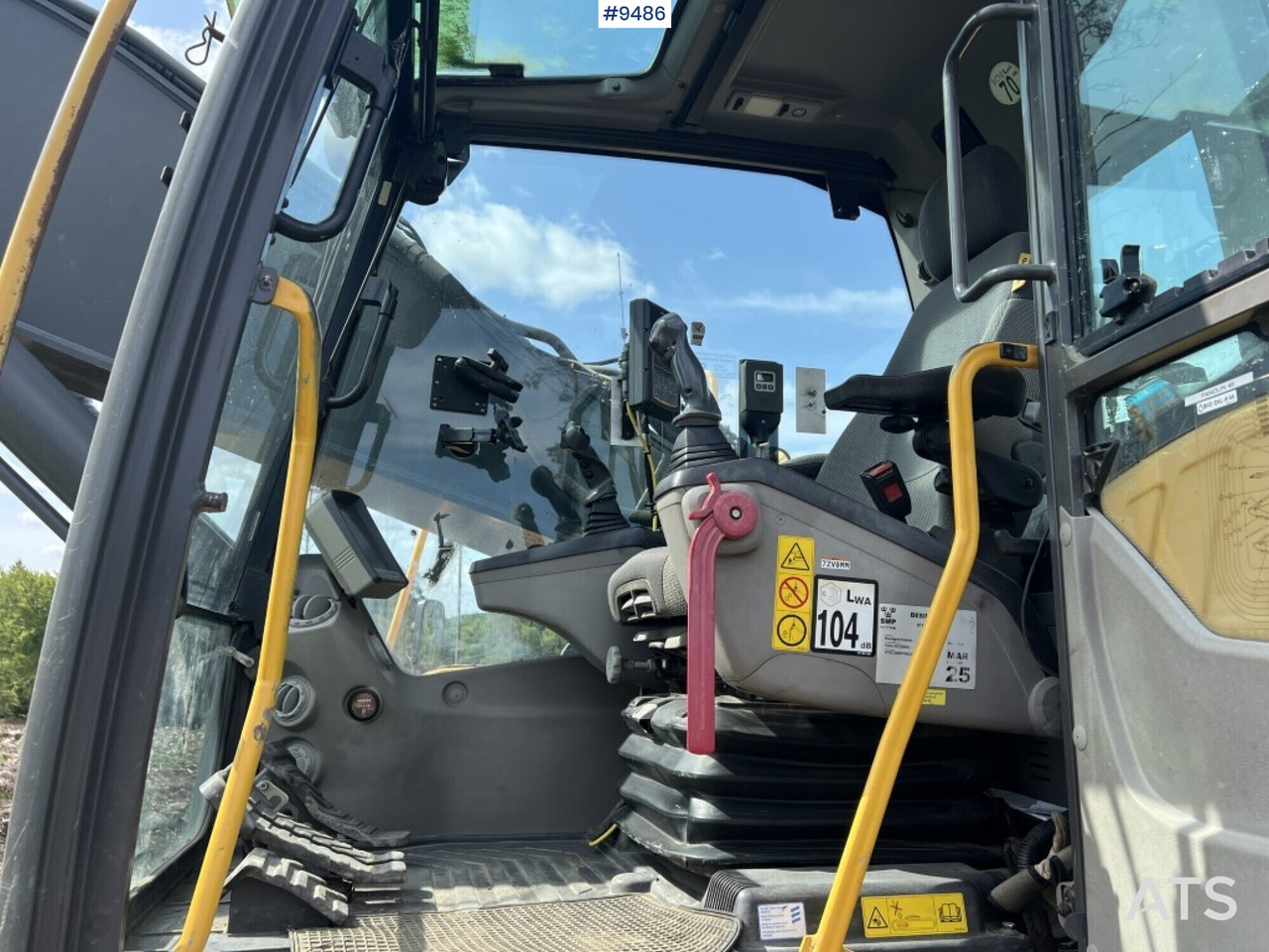 Excavator Volvo EC300DL- With excavator system and scale (See Video) - حفارات زحافة: صور 5 Excavator Volvo EC300DL- With excavator system and scale (See Video) - حفارات زحافة: صور 5