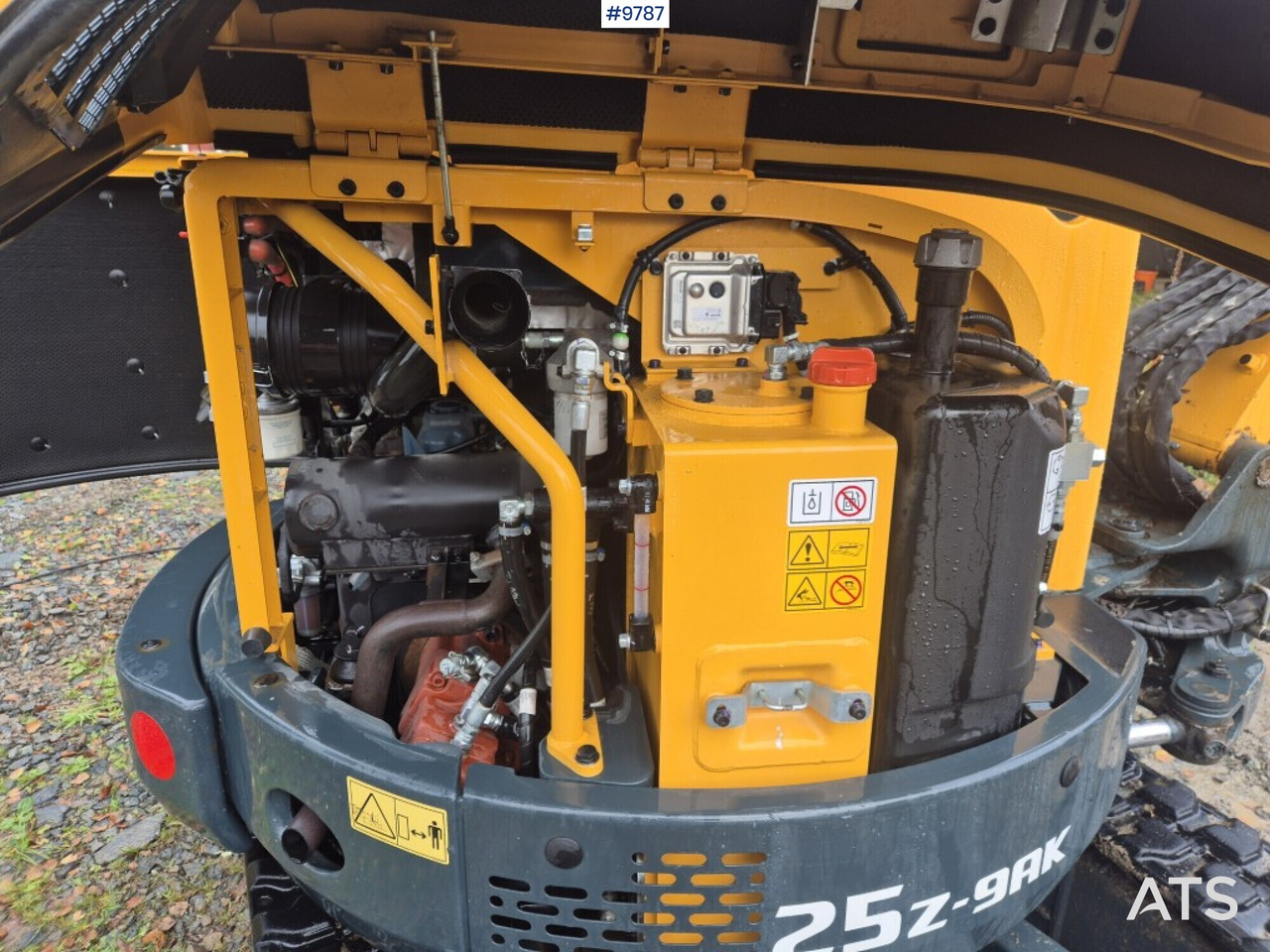 Hyundai 25Z-9AK mini excavator with tiltrotator and attachments - حفارة مصغرة: صور 5 Hyundai 25Z-9AK mini excavator with tiltrotator and attachments - حفارة مصغرة: صور 5