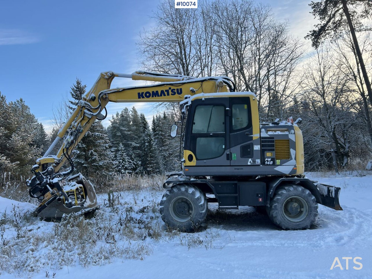 Komatsu PW148 Wheeled excavator with rotor and buckets - حفارة على عجلات: صور 1 Komatsu PW148 Wheeled excavator with rotor and buckets - حفارة على عجلات: صور 1