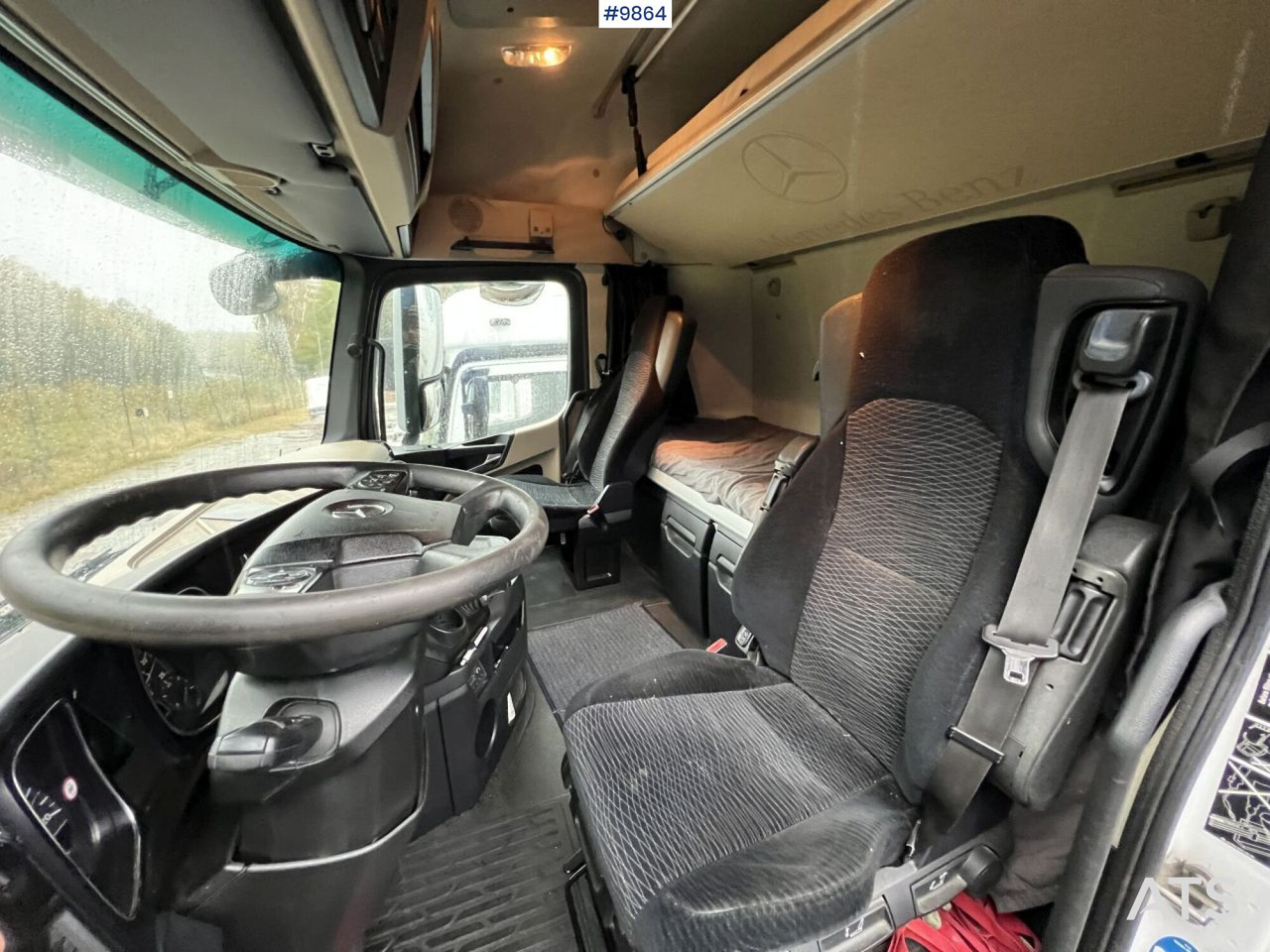 MERCEDES-BENZ ACTROS 963-0-A Box truck with tail lift - بصندوق مغلق شاحنة: صور 5 MERCEDES-BENZ ACTROS 963-0-A Box truck with tail lift - بصندوق مغلق شاحنة: صور 5