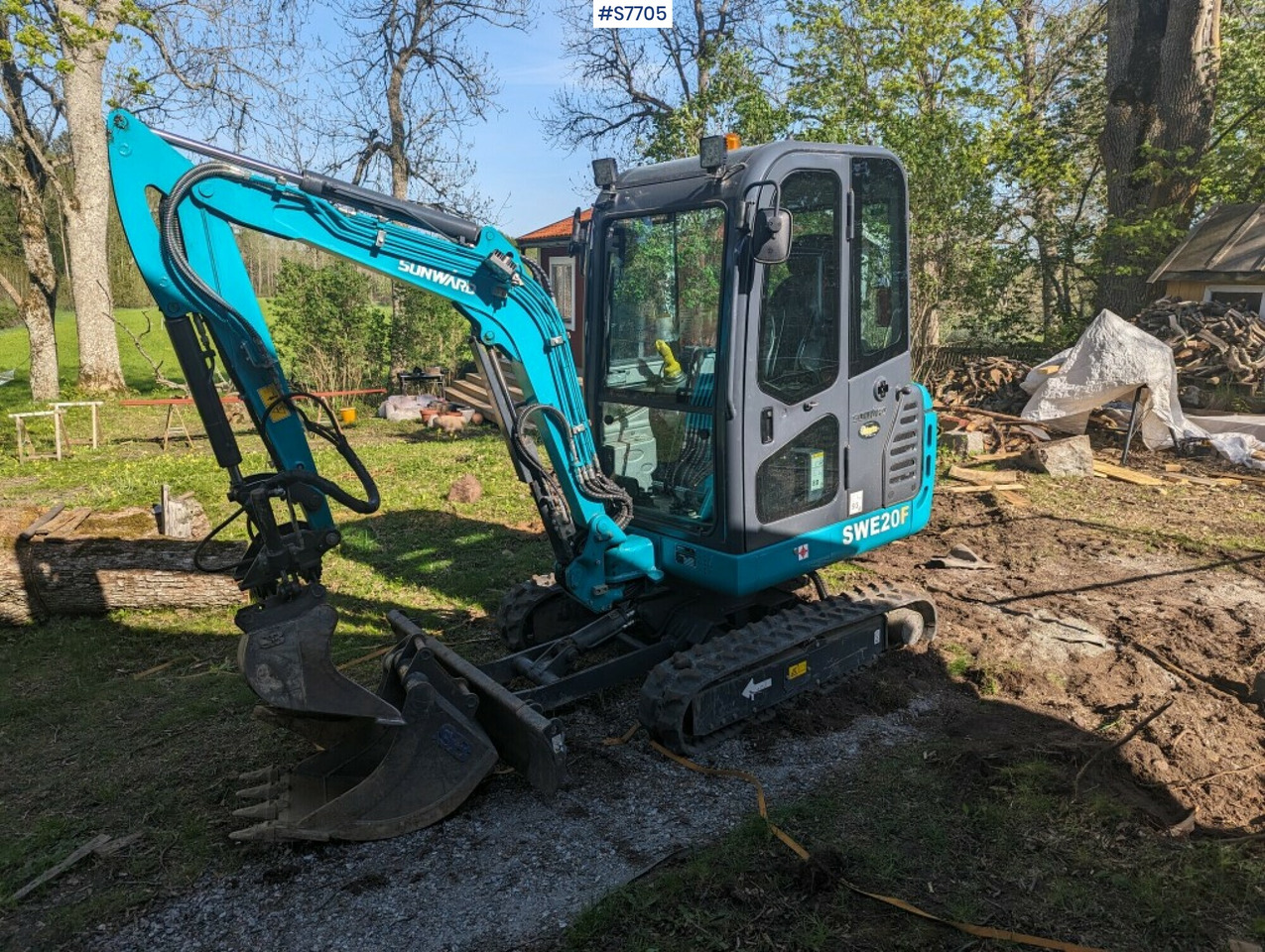 Mini excavator Sunward SWE20F with buckets SEE VIDEO - حفارة: صور 1 Mini excavator Sunward SWE20F with buckets SEE VIDEO - حفارة: صور 1
