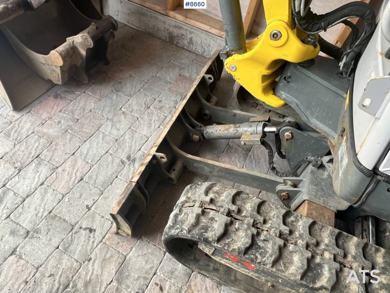 Mini excavator - Wacker Neuson 2003RD - حفارة: صور 4 Mini excavator - Wacker Neuson 2003RD - حفارة: صور 4