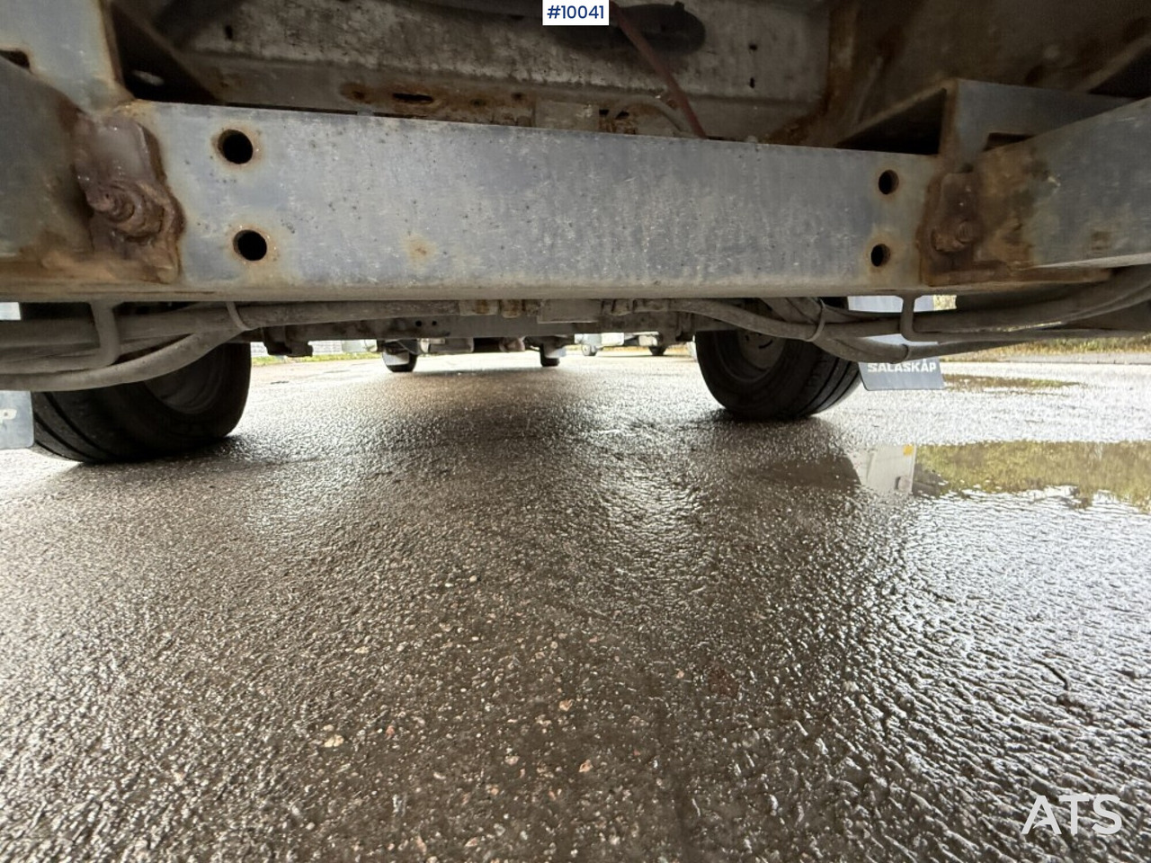 الشاحنات الصغيرة صندوق مغلق Nissan NV 400 with tail lift: صور 20