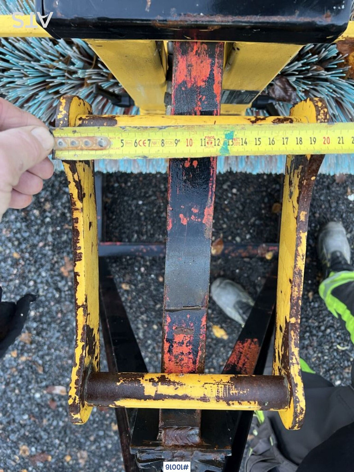 P.Olsson's sweeper for crane truck - مكنسة: صور 5 P.Olsson's sweeper for crane truck - مكنسة: صور 5