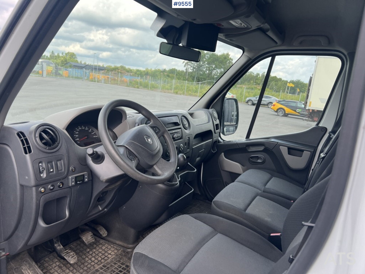 Renault Master with tail lift - الشاحنات الصغيرة صندوق مغلق: صور 5 Renault Master with tail lift - الشاحنات الصغيرة صندوق مغلق: صور 5