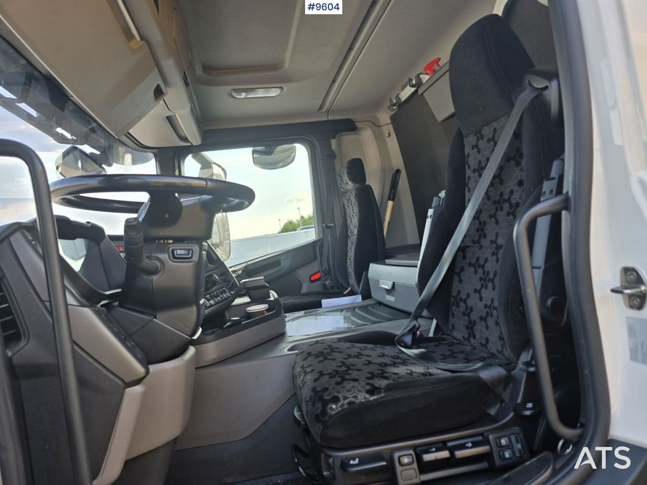 Scania P250 Liftable and lowerable body - بصندوق مغلق شاحنة: صور 5 Scania P250 Liftable and lowerable body - بصندوق مغلق شاحنة: صور 5