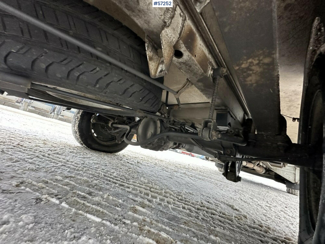 الشاحنات الصغيرة صندوق مغلق Sprinter box truck Mercedes Benz  with Tailgate lift: صور 13