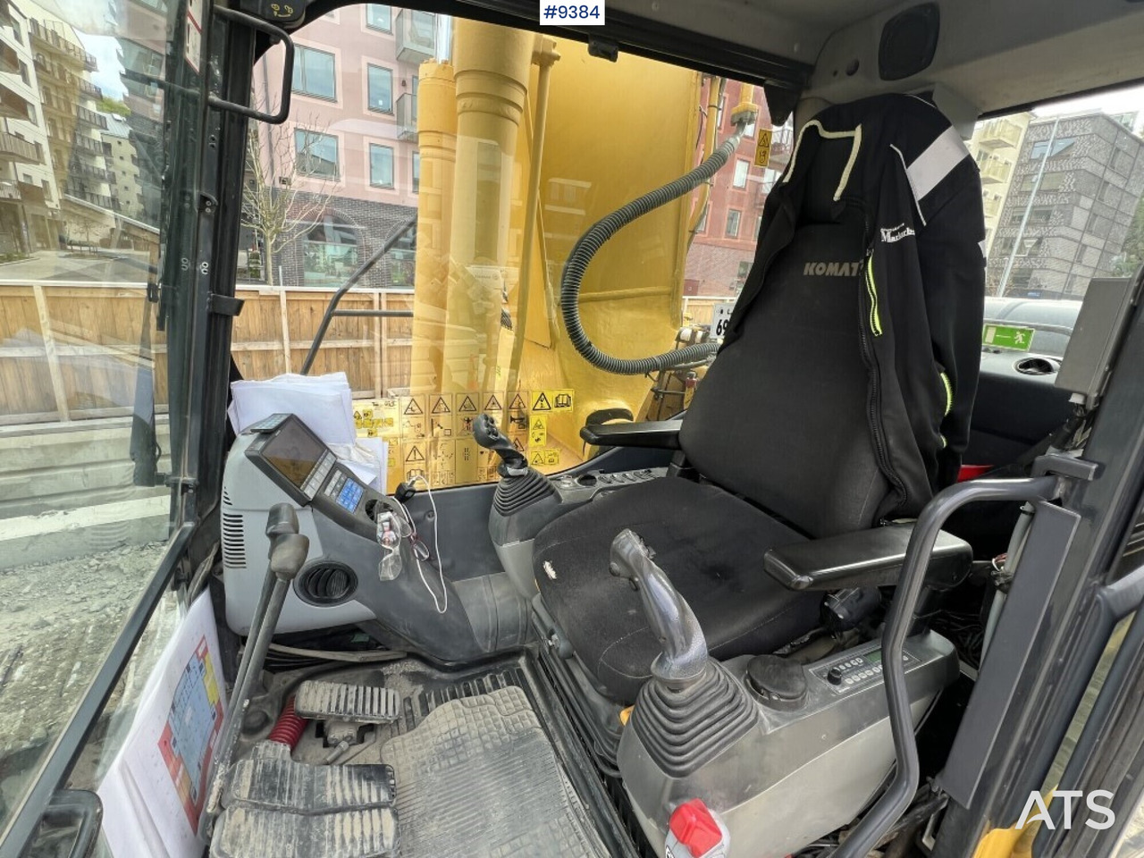 Tracked excavator Komatsu PC210LC (VIDEO) - حفارات زحافة: صور 5 Tracked excavator Komatsu PC210LC (VIDEO) - حفارات زحافة: صور 5