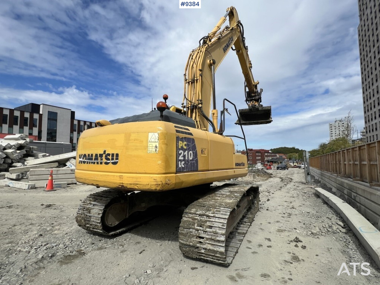 حفارات زحافة Tracked excavator Komatsu PC210LC (VIDEO): صور 10 حفارات زحافة Tracked excavator Komatsu PC210LC (VIDEO): صور 10