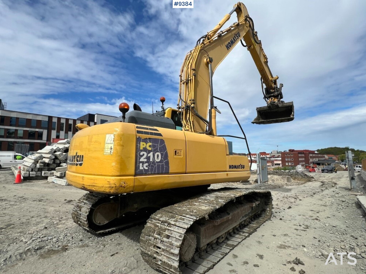 Tracked excavator Komatsu PC210LC (VIDEO) - حفارات زحافة: صور 4 Tracked excavator Komatsu PC210LC (VIDEO) - حفارات زحافة: صور 4