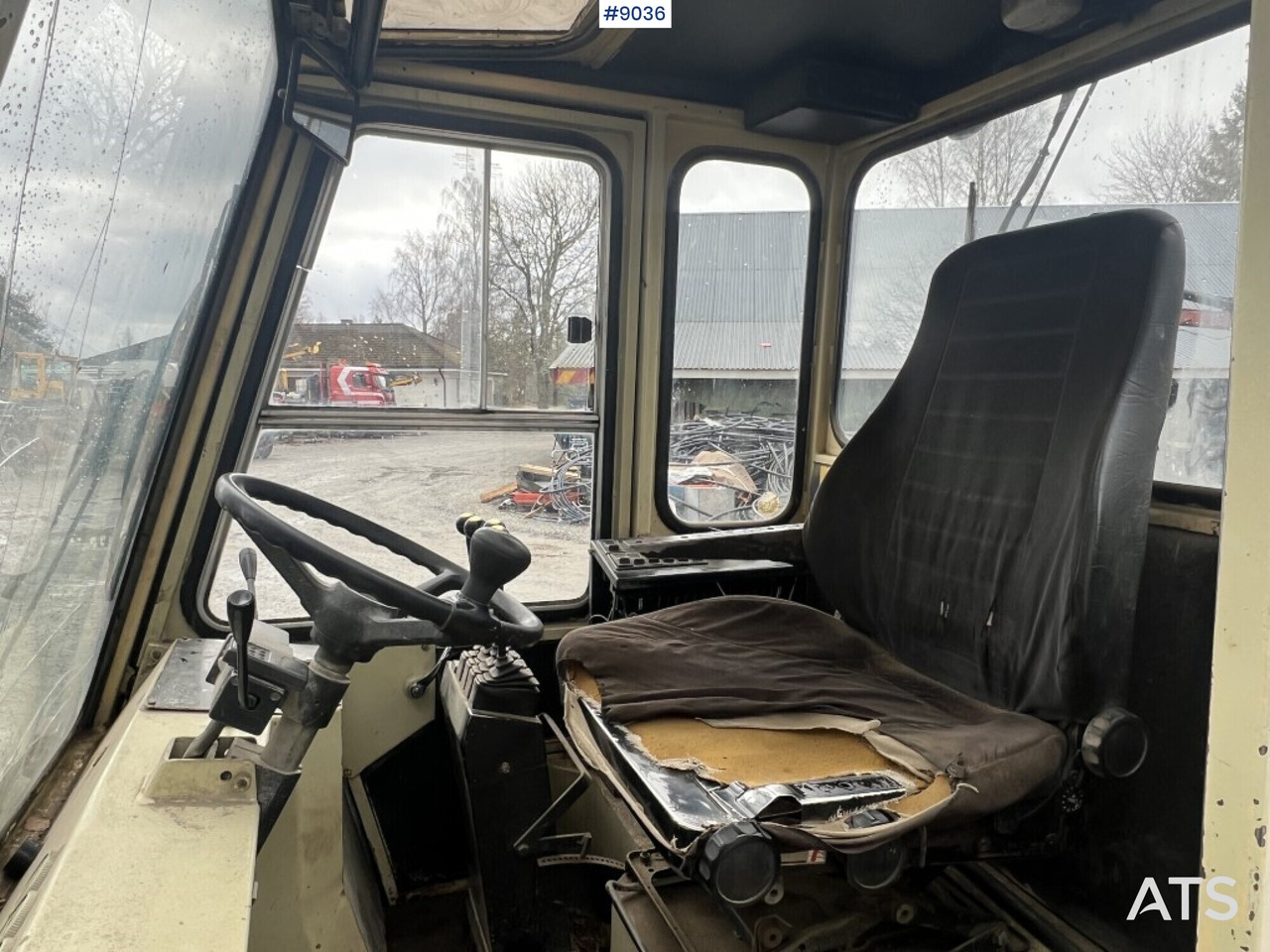 Truck Kalmar EB 4-500 with battery charger and extra tire - رافعة شوكية: صور 5 Truck Kalmar EB 4-500 with battery charger and extra tire - رافعة شوكية: صور 5