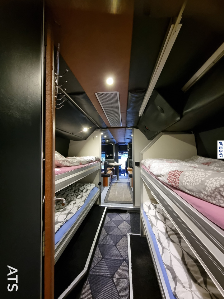 كرفان فان VOLVO B10M-70B Motorhome / Snowmobile bus with rear lift: صور 8