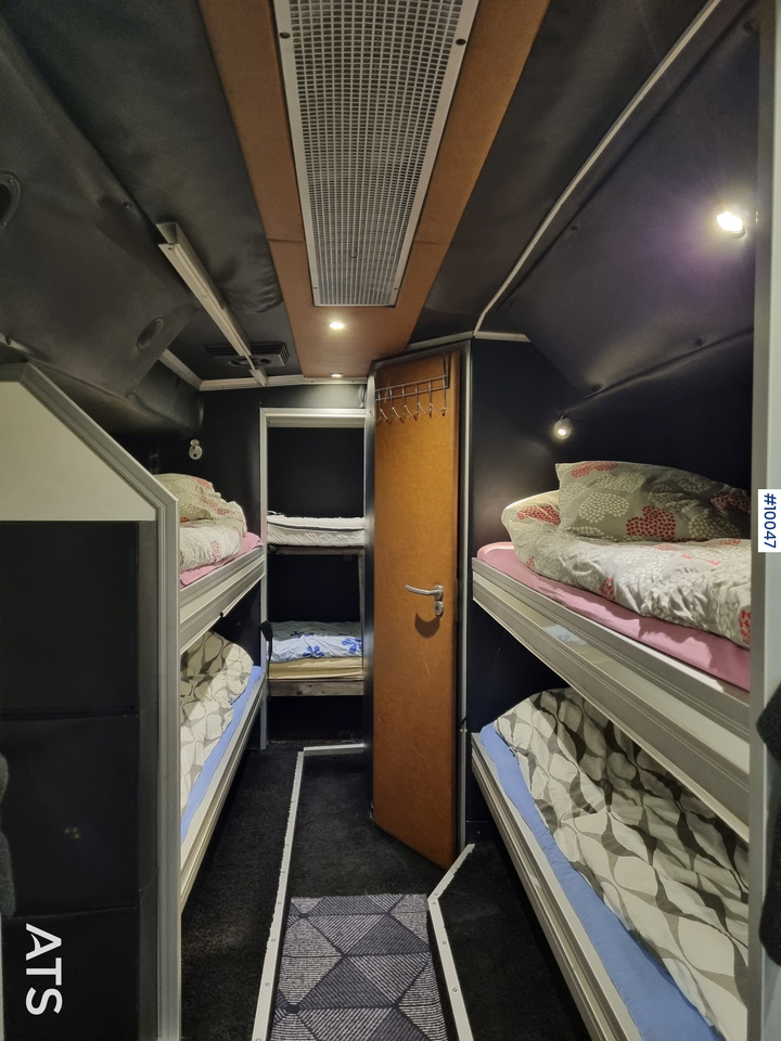 كرفان فان VOLVO B10M-70B Motorhome / Snowmobile bus with rear lift: صور 6