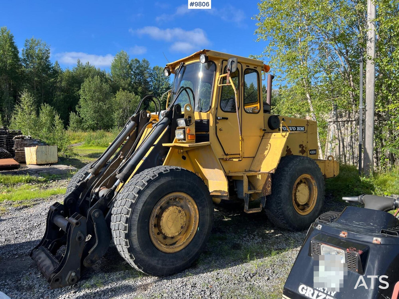 VOLVO BM 4300 Wheel Loader - اللودر بعجل: صور 1 VOLVO BM 4300 Wheel Loader - اللودر بعجل: صور 1