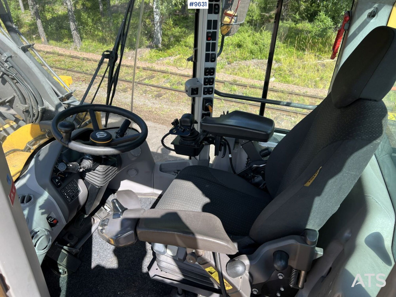 VOLVO L180H HL (SEE VIDEO) - اللودر بعجل: صور 5 VOLVO L180H HL (SEE VIDEO) - اللودر بعجل: صور 5