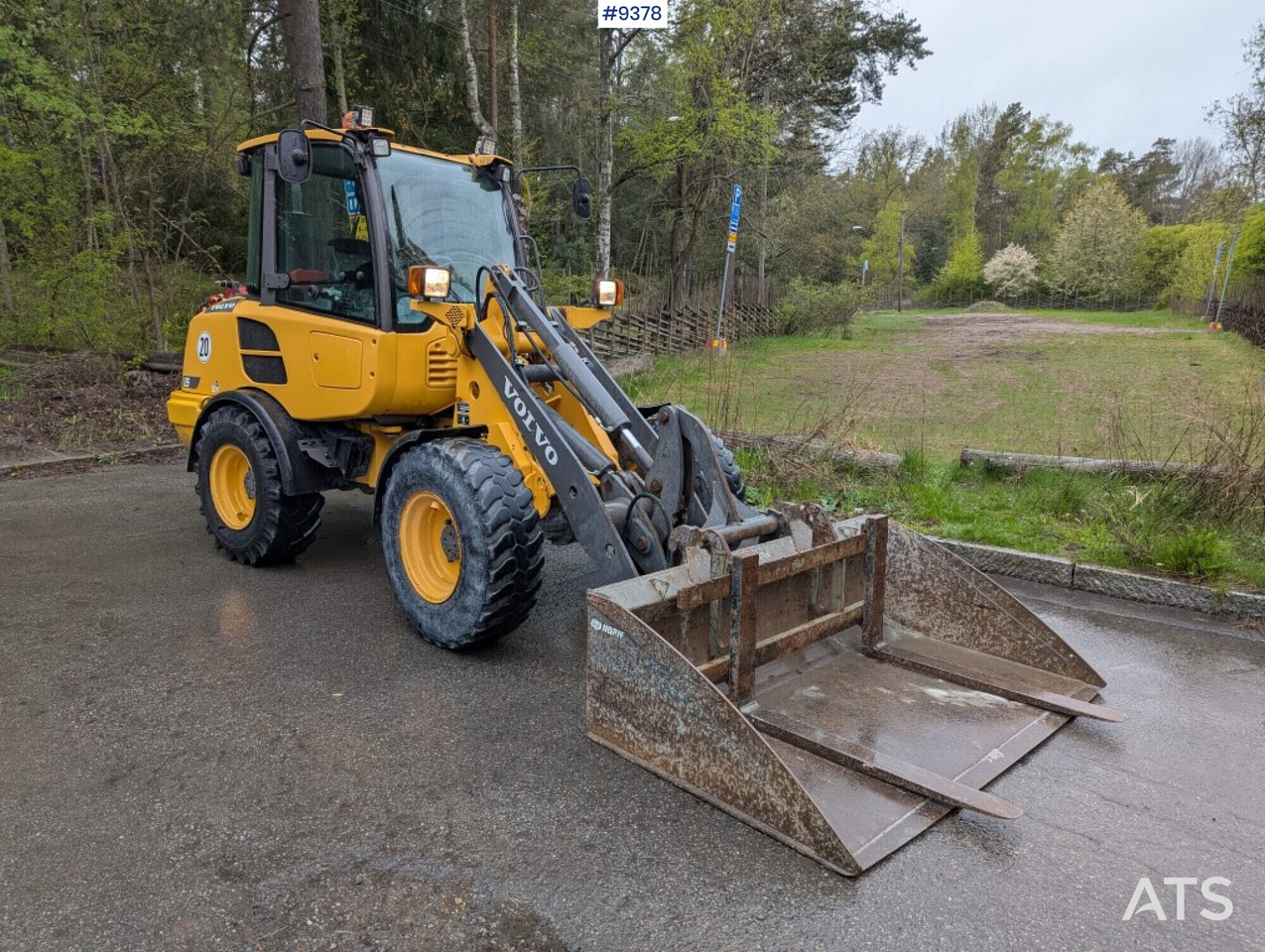 Wheel loader Volvo L25F with attachments (SEE VIDEO) - اللودر بعجل: صور 1 Wheel loader Volvo L25F with attachments (SEE VIDEO) - اللودر بعجل: صور 1
