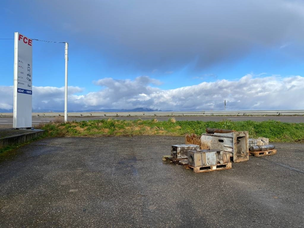 Daemo B 650 a réparer - مطرقة هيدروليكية - آلات البناء: صور 3 Daemo B 650 a réparer - مطرقة هيدروليكية - آلات البناء: صور 3