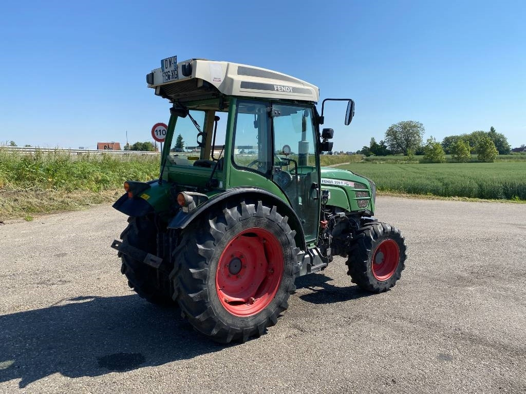 Fendt 209F Vario TMS 1er Main endommagé - جرار: صور 4 Fendt 209F Vario TMS 1er Main endommagé - جرار: صور 4
